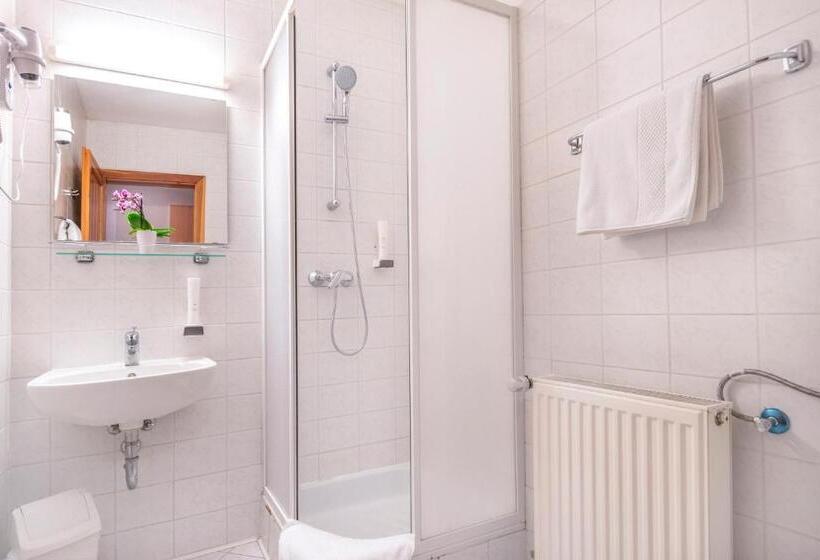 Studio Standard, Corvin Hotel Budapest Residence