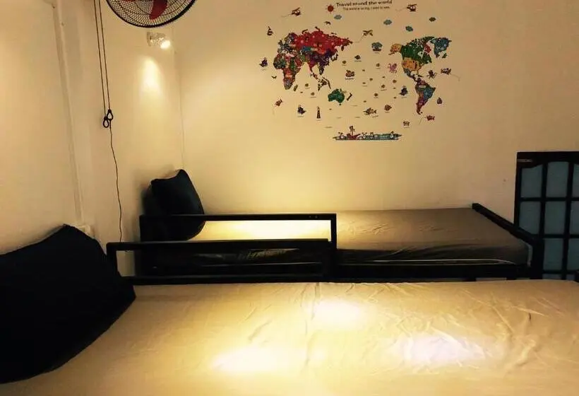 تختخواب در اتاق مشترک, Friendly House Hostel