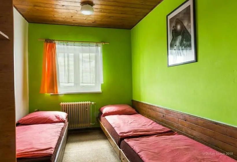 Camera Tripla Standard Bagno Condiviso, Penzion Pohlednička