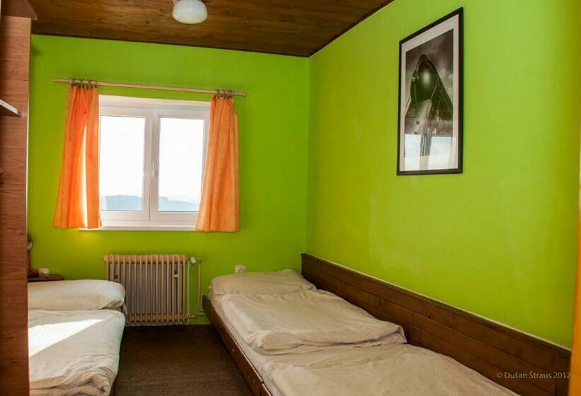 バスルーム共有のトリプルスタンダード, Penzion Pohlednička