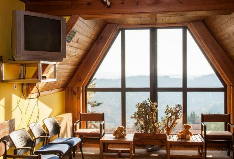 バスルーム共有のトリプルスタンダード, Penzion Pohlednička