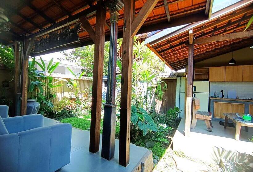 Pokój Deluxe z Balkonem, Katang Katang Guest House