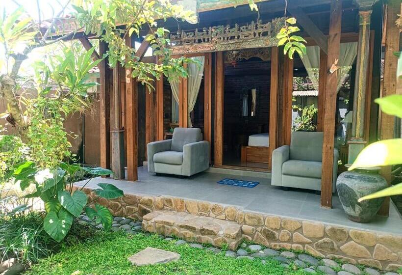 バルコニー付きデラックスルーム, Katang Katang Guest House