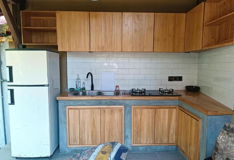 バルコニー付きデラックスルーム, Katang Katang Guest House