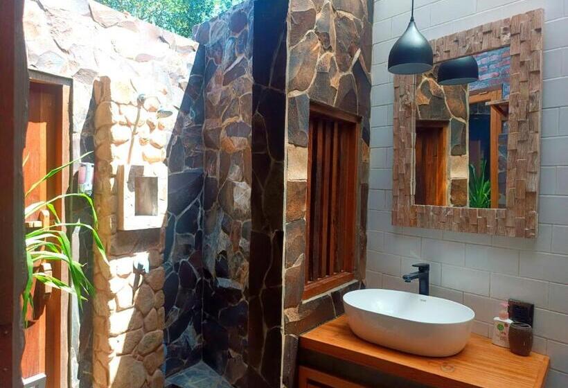 バルコニー付きデラックスルーム, Katang Katang Guest House