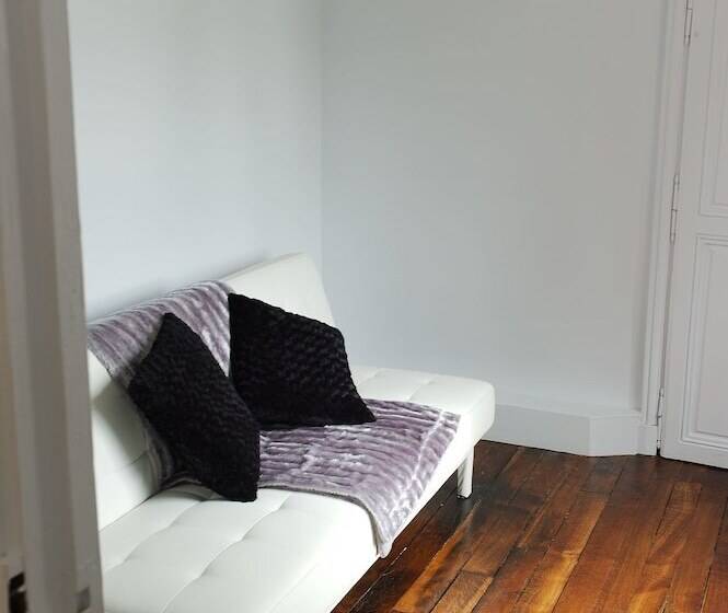 חדר משפחתי, Le Domaine D'euclide