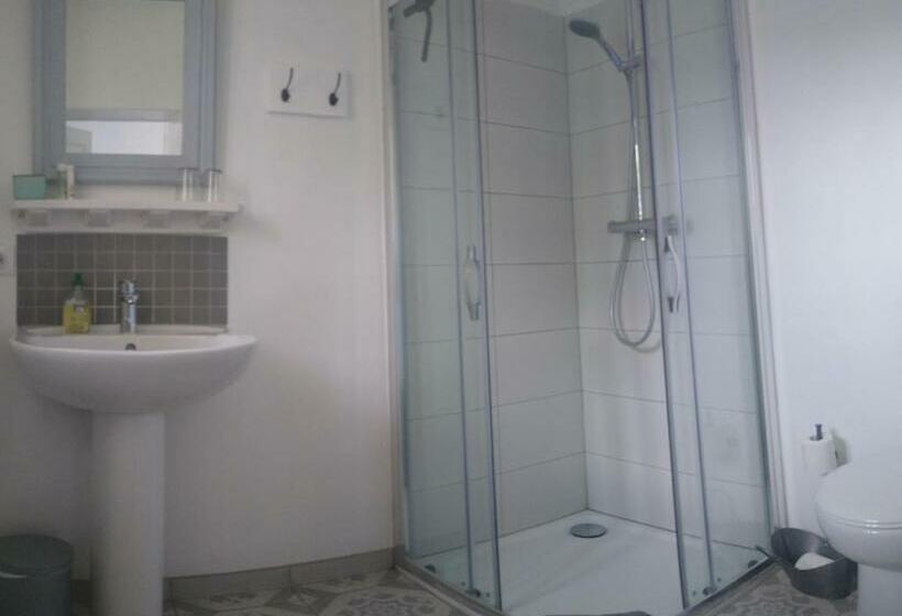 غرفة قياسية, Le Petit Molière