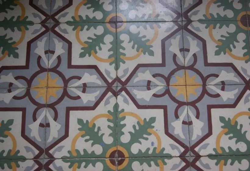 Pokój Standard, Le Petit Molière