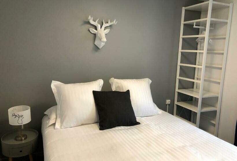 غرفة أساسية, Hôtel Génépi