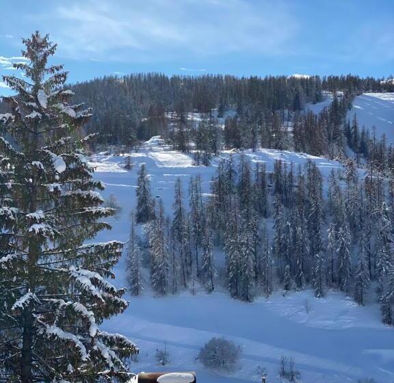 غرفة عائلية, Hôtel Génépi