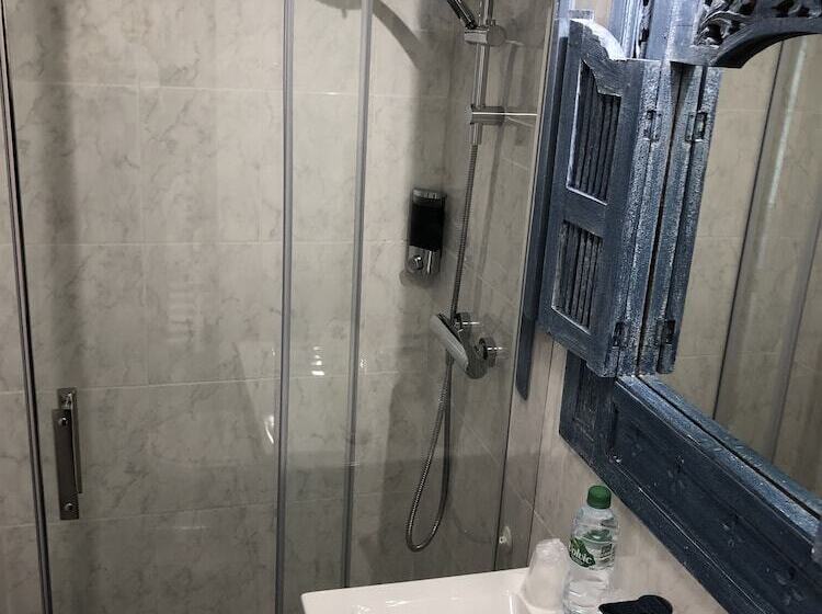 غرفة قياسية, Hôtel Génépi