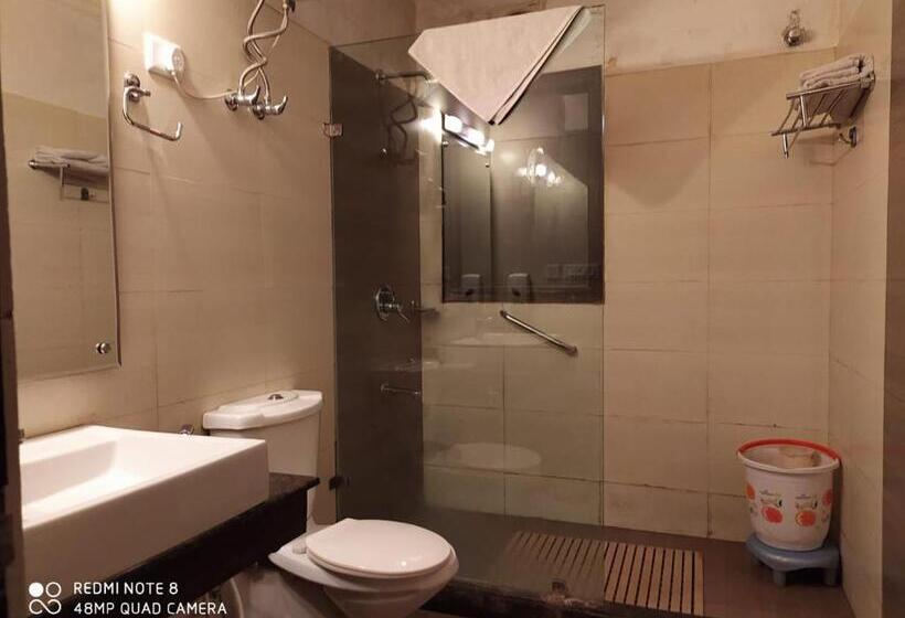 带大床的标准间, Manu Maharani Regency