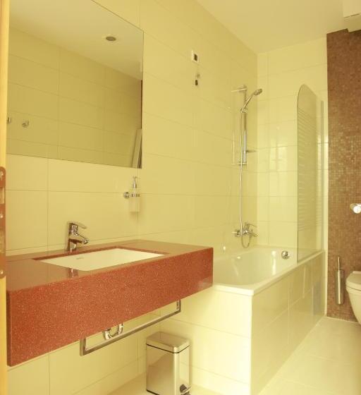 スタンダードルーム, Sport