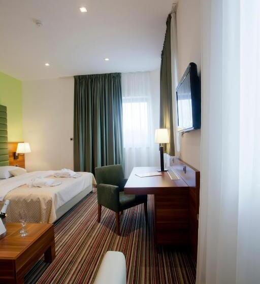 スタンダードルーム, Sport