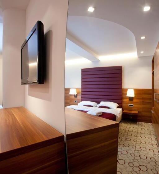 スタンダードルーム, Sport