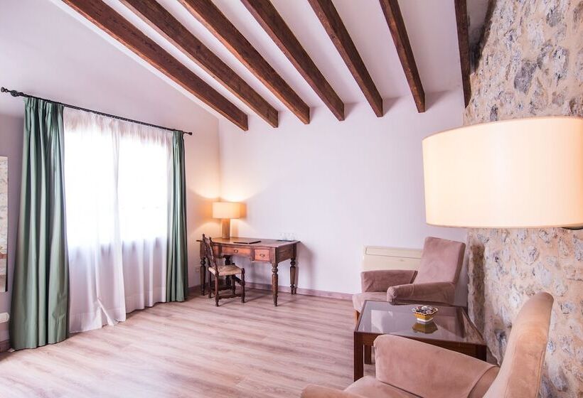 주니어 스위트, Can Moragues