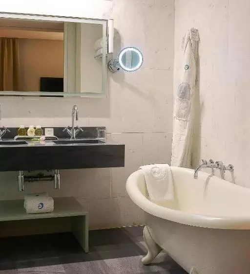 اتاق لوکس با چشمانداز دریا, Hospes Maricel Y Spa, Palma De Mallorca, A Member Of Design Hotels
