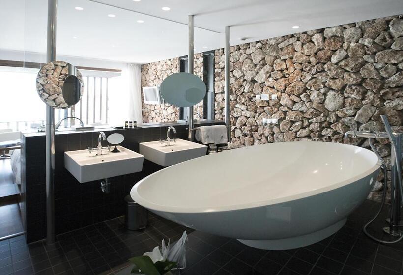 غرفة ديلوكس مزودة بتراس, Hospes Maricel Y Spa, Palma De Mallorca, A Member Of Design Hotels