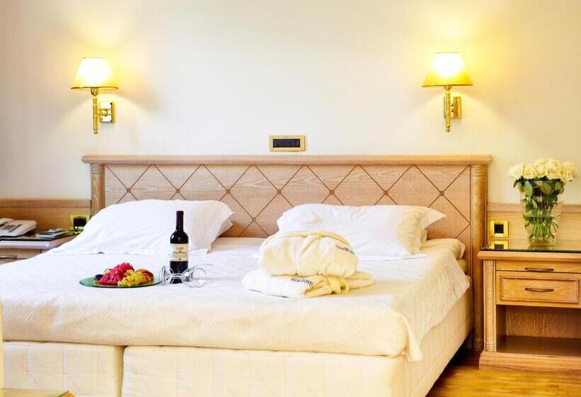 Quarto Deluxe Vista Montanha, Negroponte Resort Eretria