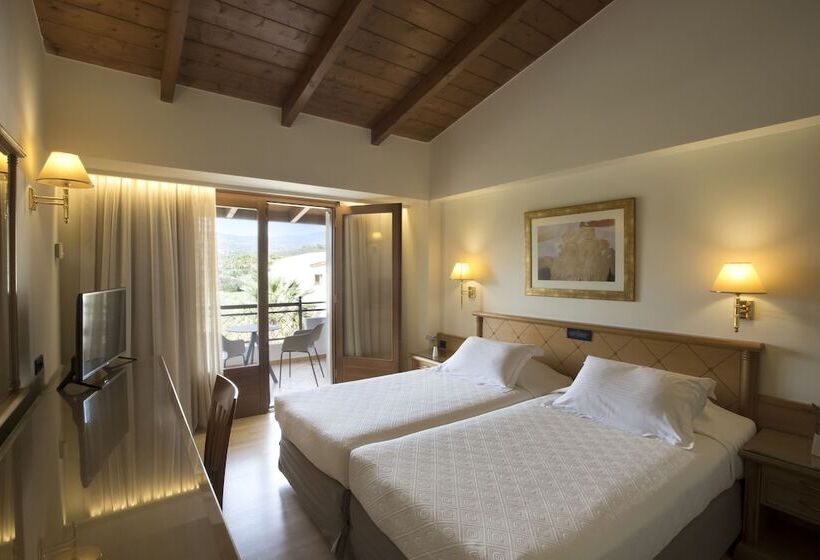 Deluxe Room Mountain View, Negroponte Resort Eretria