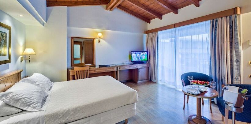 Deluxe Room Mountain View, Negroponte Resort Eretria