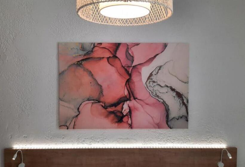 ファミリールーム, Neon