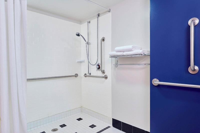 غرفة قياسية, O Colmo