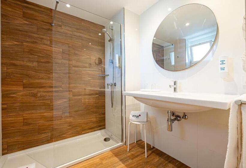 ジュニアスイート, Rosella affiliated by Intelier