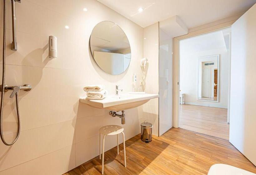 Family Suite, Rosella affiliated by Intelier