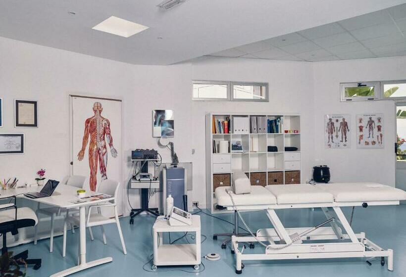 غرفة سوبيريور, Route Active