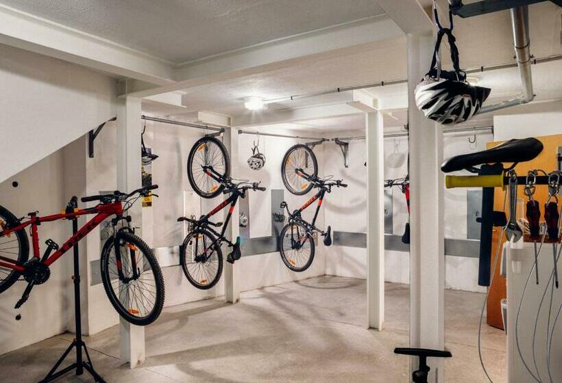 غرفة قياسية, Route Active