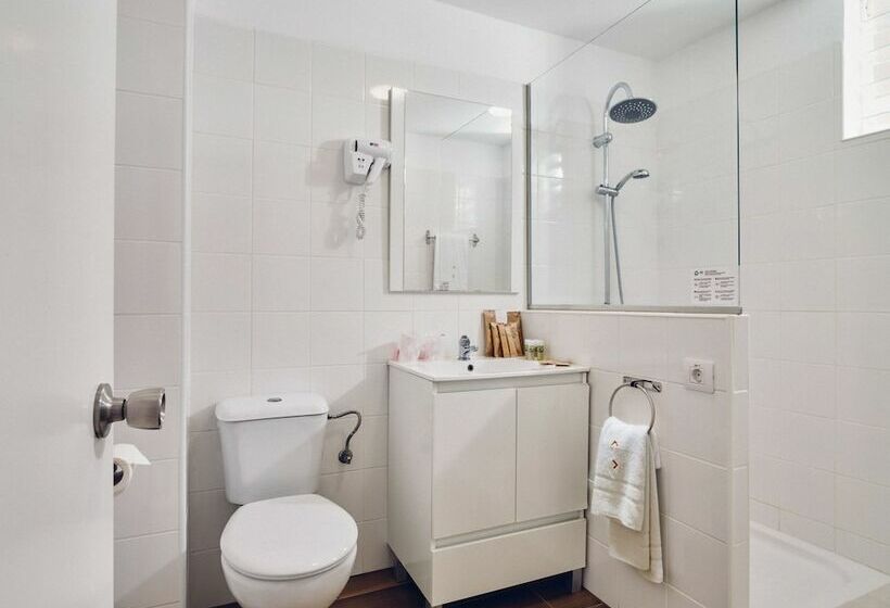 غرفة قياسية, Route Active