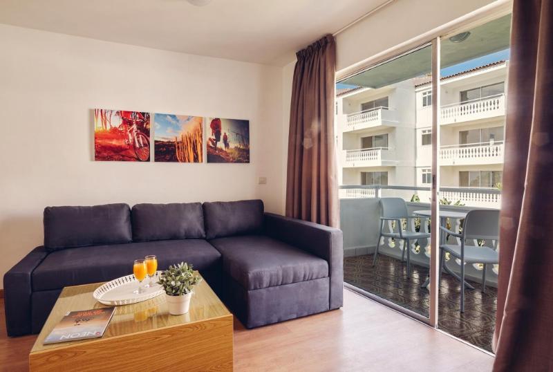 غرفة قياسية ثلاثية, Route Active