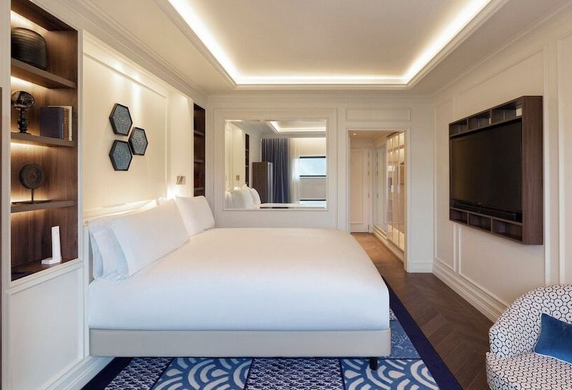 اتاق لوکس با چشمانداز باغ, Sofitel Barcelona Skipper