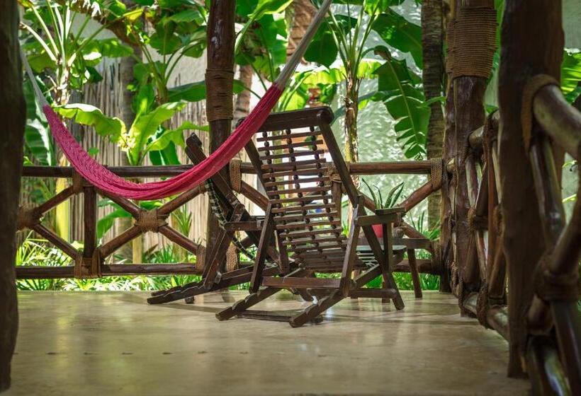 بنجلو قياسى مطلّ علي الحديقة, Villas Flamingos