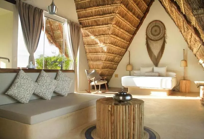 سوئیت با بالکن, Villas Flamingos