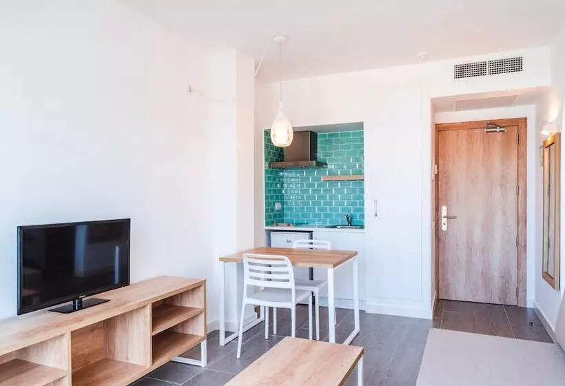 آپارتمان 1 خوابه با چشمانداز استخر, ENDLSS BEACH & DISCO HOTEL IBIZA Adults Only