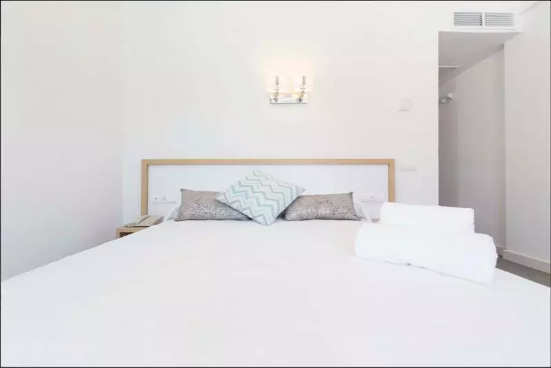 استودیوی استاندارد, ENDLSS BEACH & DISCO HOTEL IBIZA Adults Only