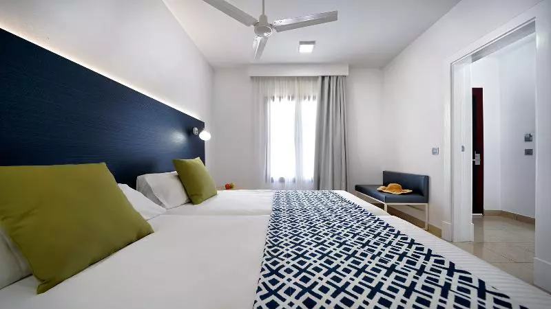 سوییت جونیور, Broncemar Beach Suites