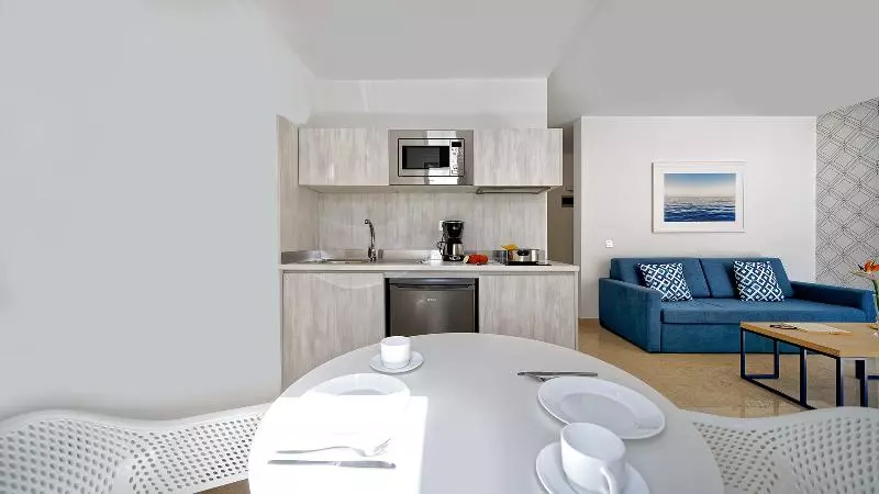 اتاق لوکس, Broncemar Beach Suites
