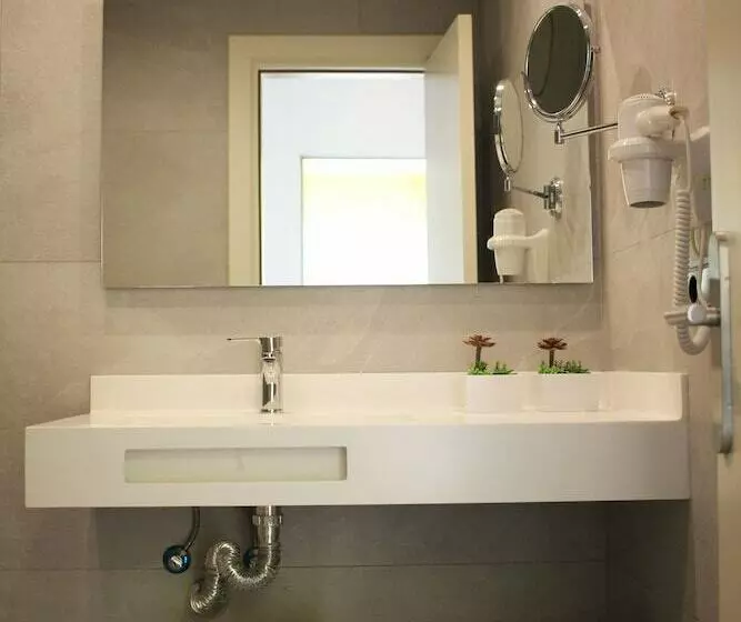 اتاق لوکس, Broncemar Beach Suites