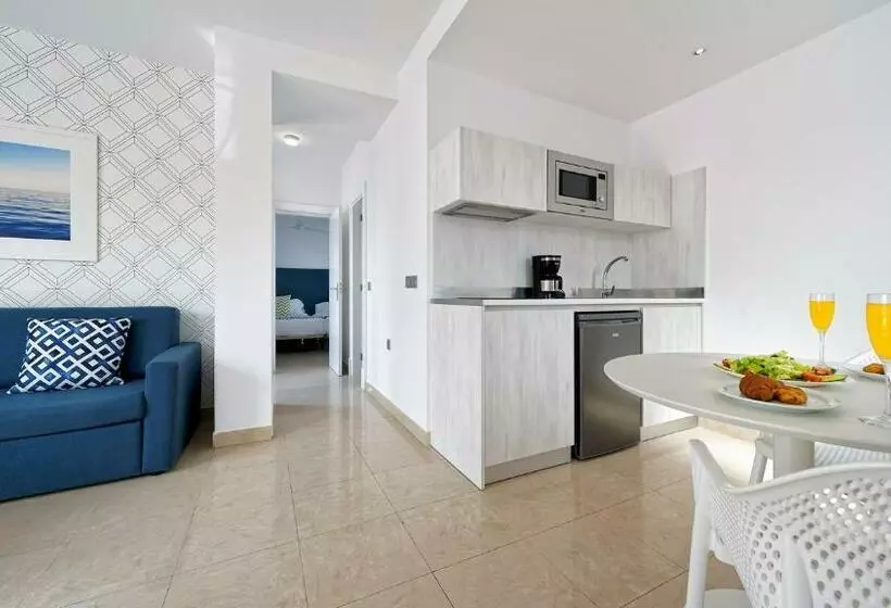 اتاق استاندارد با بالکن, Broncemar Beach Suites