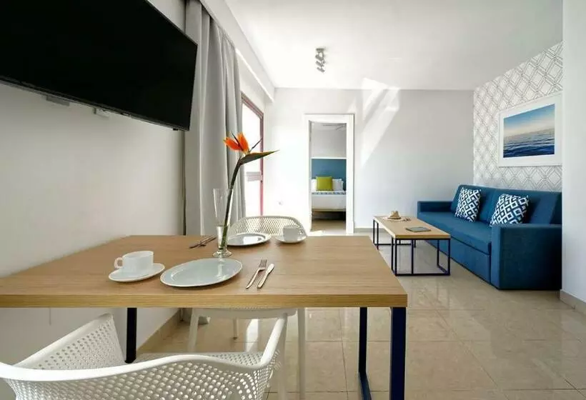اتاق خانوادگی, Broncemar Beach Suites