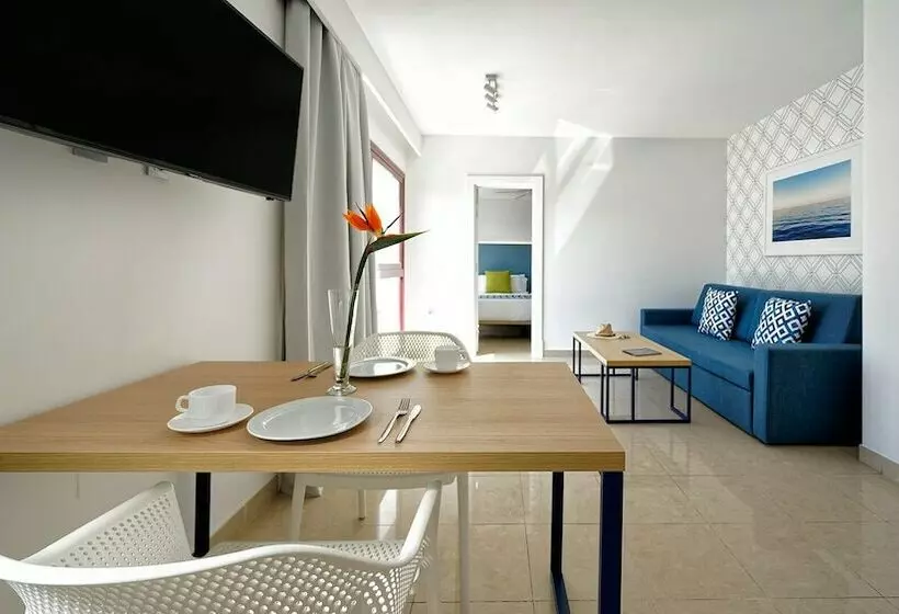 اتاق خانوادگی, Broncemar Beach Suites