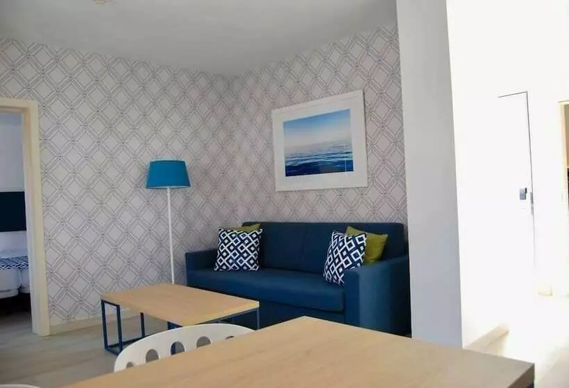 اتاق خانوادگی, Broncemar Beach Suites