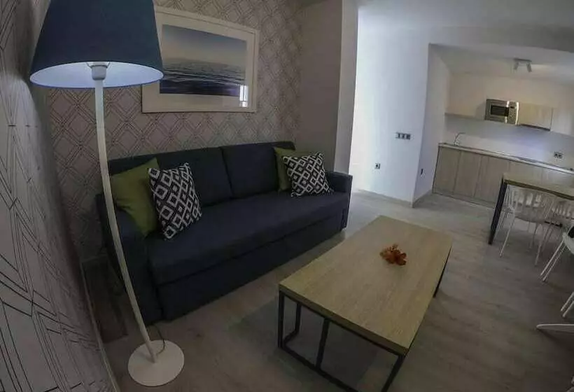 اتاق خانوادگی, Broncemar Beach Suites