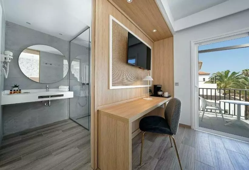 اتاق سوپریور با تخت بزرگ, Broncemar Beach Suites