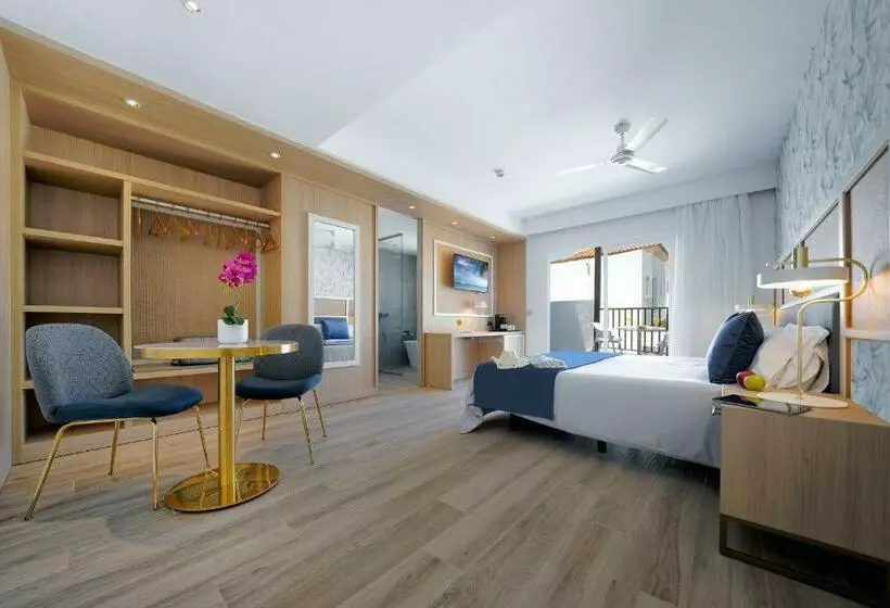 اتاق سوپریور با تخت بزرگ, Broncemar Beach Suites