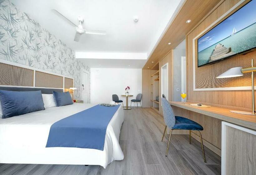 חדר סופריור עם מיטת קינג, Broncemar Beach Suites