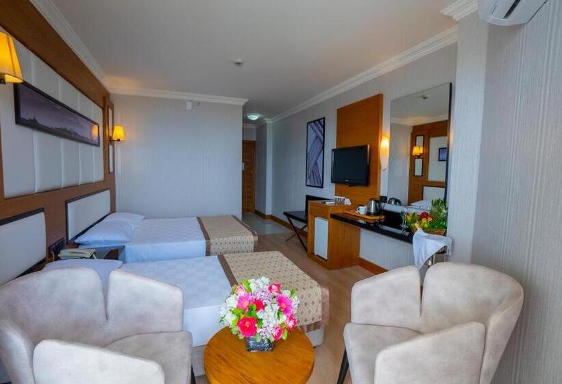 Номер Стандарт Трехместный, Aydinbey Gold Dreams - Ultra All Inclusive